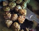 A picture of step 2 of Banana flower poha pakora.