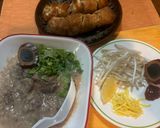 A picture of step 3 of Stir-Fried Bean Sprouts and Garlic Chives with Pork Liver & Chicken Liver Congee.