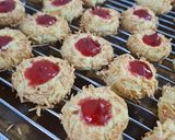Foto langkah ke 4 dari resep Cheese Thumbprint Cookies.