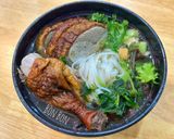 Hình bước làm 3 của món Phở Vịt Quay