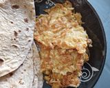 A picture of step 3 of Desi Omelette.