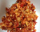รูปขั้นตอนการทำที่ 2 ของ กะเพราเอ็นไก่ทอด (น้ำเยิ้ม)