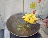 कद्दू की खट्टी मीठी सब्जी(Kaddu ki khatti meethi sabzi recipe Hindi) रेसिपी चरण 3 फोटो