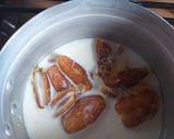 صورة لخطوة 1 من وصفة كيكة بالتمر والكراميل لذيييييذة 🤤