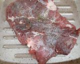 Foto langkah ke 4 dari resep Beef steak with Garlic Butter Sauce.