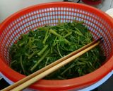 Hình bước làm 5 của món Rau muống xào tỏi