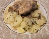 Foto del paso 7 de la receta: Pollo en salsa con patatas y champiñones