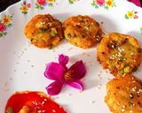 चीजीं मटर तिल आलू टिक्की(cheese matar til aloo tikki recipe in hindi) रेसिपी चरण 11 फोटो