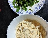 A picture of step 1 of Onion Ajwain Pakoda.