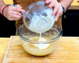 Foto langkah ke 3 dari resep Yoghurt Burnt Cake.