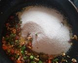 A picture of step 4 of Vegetable upma.