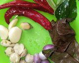 Foto langkah ke 2 dari resep Sayur Daun Singkong (Sayur Tuttu).