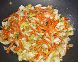 Foto langkah ke 3 dari resep Orak Arik Wortel Kubis.