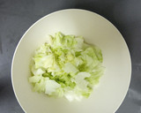 Foto del paso 1 de la receta: Ensalada de pollo con salsa César 🥗
