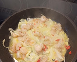 Foto del paso 2 de la receta: Salteado de espinacas con Gambas