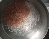 A picture of step 1 of Lasuni Dal Palak Khichdi.