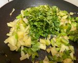 A picture of step 3 of Spanish omelette.