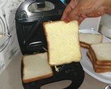 A picture of step 2 of Tuna sandwich.