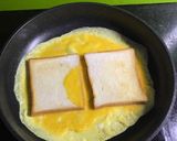 Hình bước làm 4 của món Bánh trứng nhân phô mai 🧀