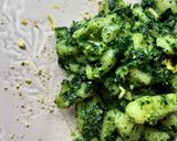 A picture of step 1 of Seasonal pesto - cavolo nero.