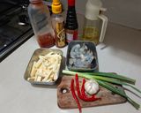 Foto langkah ke 1 dari resep Udang Asam Manis.