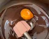 Foto del paso 3 de la receta: Tarta de chocolate y galletas