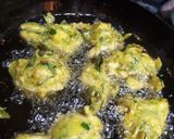 A picture of step 8 of Methi Gota.