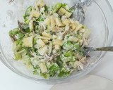 Foto del paso 4 de la receta: Ensalada de pollo y queso