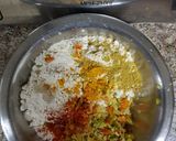 A picture of step 1 of Mix vegetable paratha.