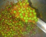 A picture of step 5 of Green Peas and Paneer Curry.