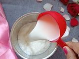 रिफ्रेशिंग रोझ लस्सी (Rose Lassi Recipe In Marathi)