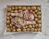Foto del passaggio 4 della ricetta Cosce di tacchino in crosta di pancetta