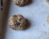 Foto del paso 2 de la receta: Galletas de naranja, avena y pasas🧉