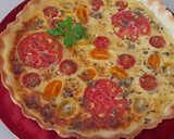 Foto del paso 6 de la receta: Tarta salada tres quesos y tomate