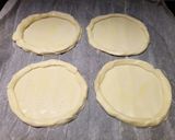 A picture of step 1 of Smoked salmon and pumpkin flower tart.