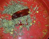 A picture of step 2 of Brinjal aur Palak saag.