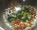 A picture of step 2 of Chivda.