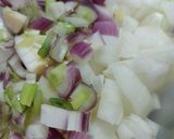 Foto del paso 3 de la receta: Hamburguesas de zapallitos y cebollas 💚🧅