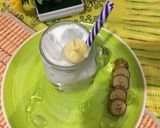 A picture of step 3 of Banana Milkshake.