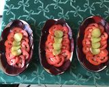 Une image de l'étape 4 de Carpaccio de betterave tomates anchois et cornichons américains.