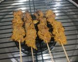 Foto langkah ke 4 dari resep Sate klopo | sate daging kelapa.