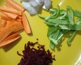 बीटरूट हेल्दी उत्तपम (beetroot uttapam recipe in marathi) रेसिपी स्टेप 1 फोटो 