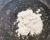 Foto del paso 6 de la receta: Croquetas de chipirones en su tinta