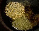 A picture of step 4 of Maharashtrian Kanda Poha.