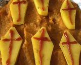 Une image de l'étape 10 de Cercueils de pommes de terre d'Halloween sur lit de purée de carottes.