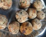 लेफ्टओवर रोटी बॉल्स (Leftover roti balls recipe in hindi) रेसिपी चरण 8 फोटो