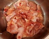 Foto langkah ke 1 dari resep Sup ayam jagung kemangi kuah kuning.