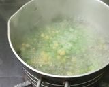 A picture of step 5 of Winter homemade palak saag, peas, corn soup.