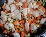 Foto del paso 2 de la receta Pechuga de pollo con hortalizas