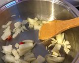 Foto del paso 3 de la receta: Pollo con berenjenas en salsa de tomates y verduras